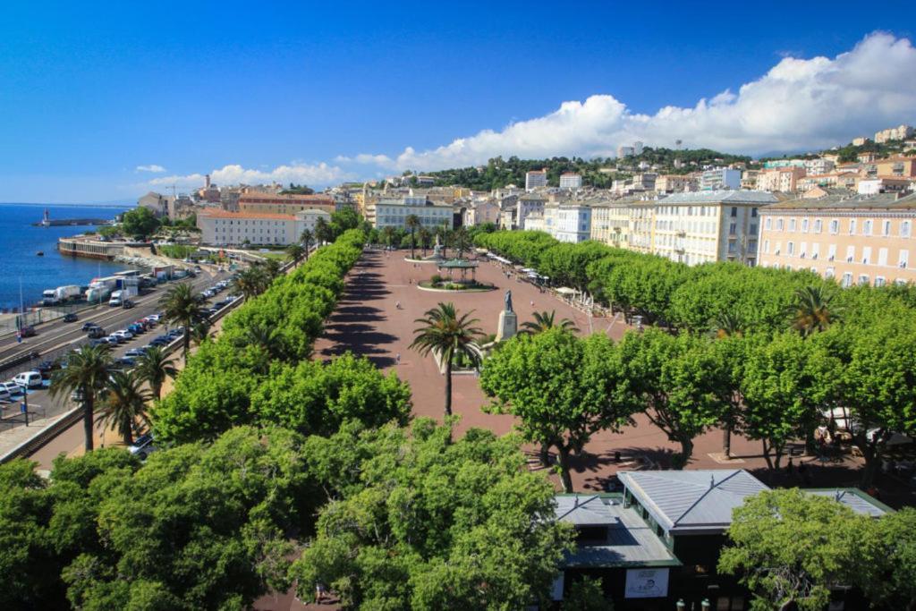 Appartement Climatise,Idealement Situe 100M Du Vieux Port. Bastia  Exterior foto